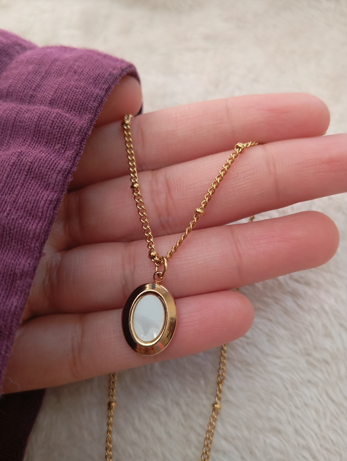 Oval White Stone Necklace