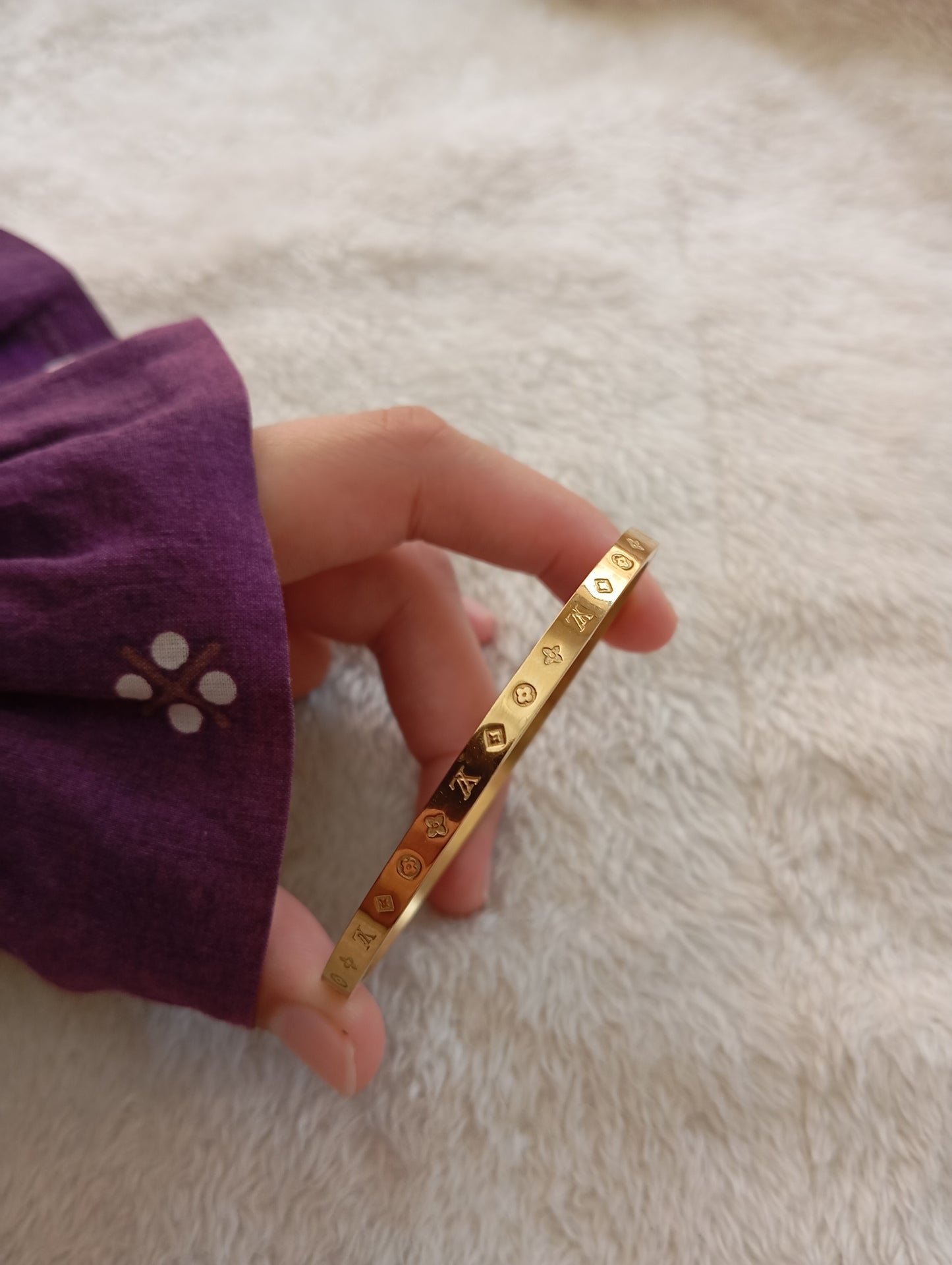 LV Star Handcuff
