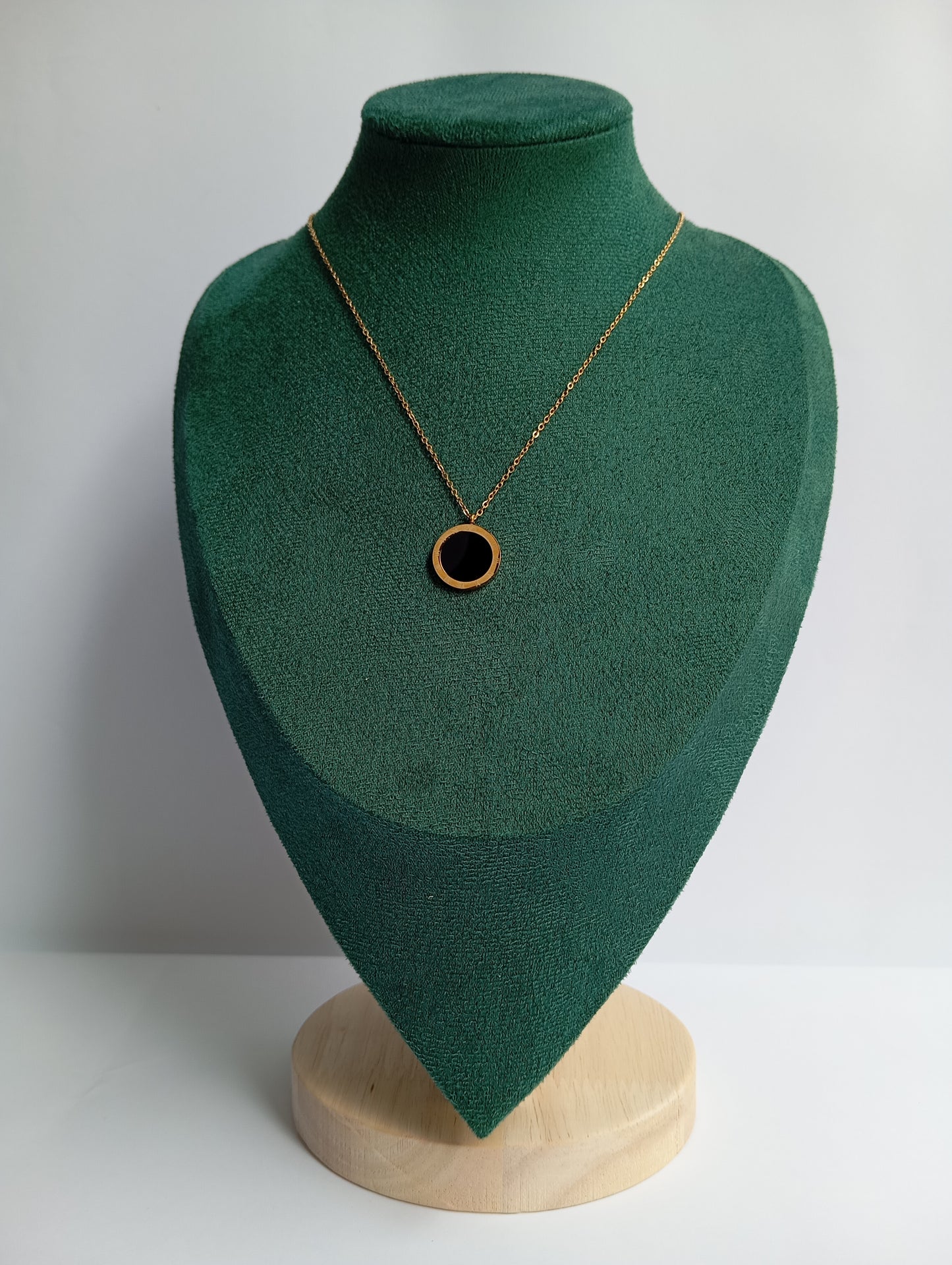 Gold Roman Black Stone Necklace featuring an elegant Roman-inspired pendant accented with a black stone centerpiece. Crafted from premium stainless steel, this waterproof and tarnish-free necklace is perfect for daily wear, parties, weddings, gifting, and sophisticated styling.