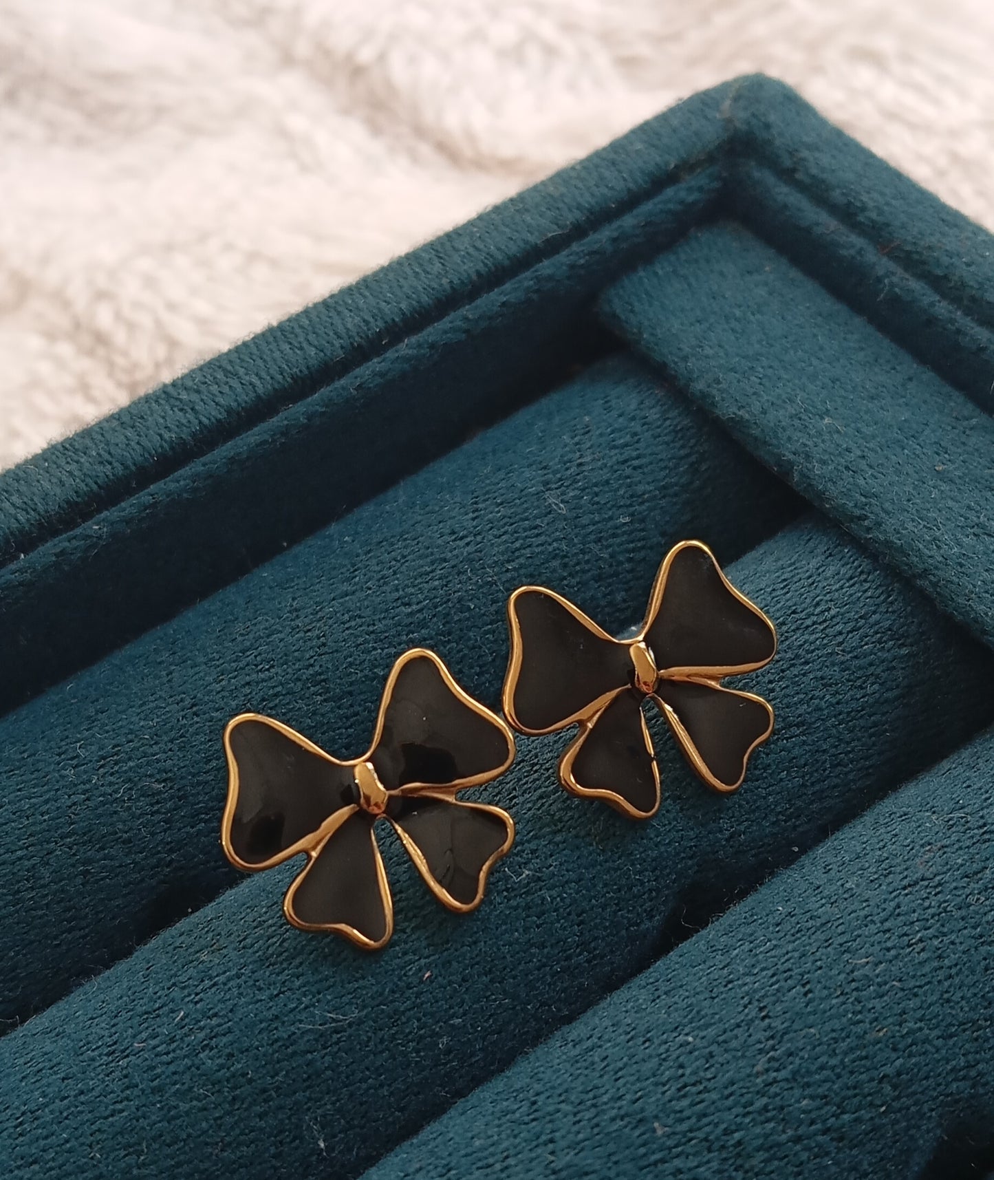 Black Stone Bow Earring
