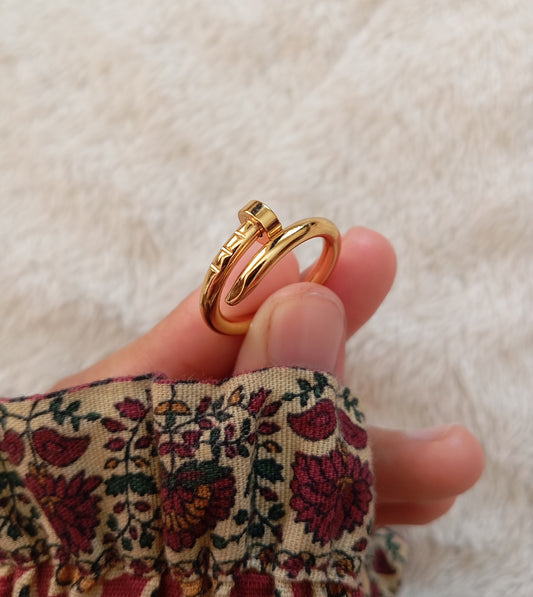 Nail Ring