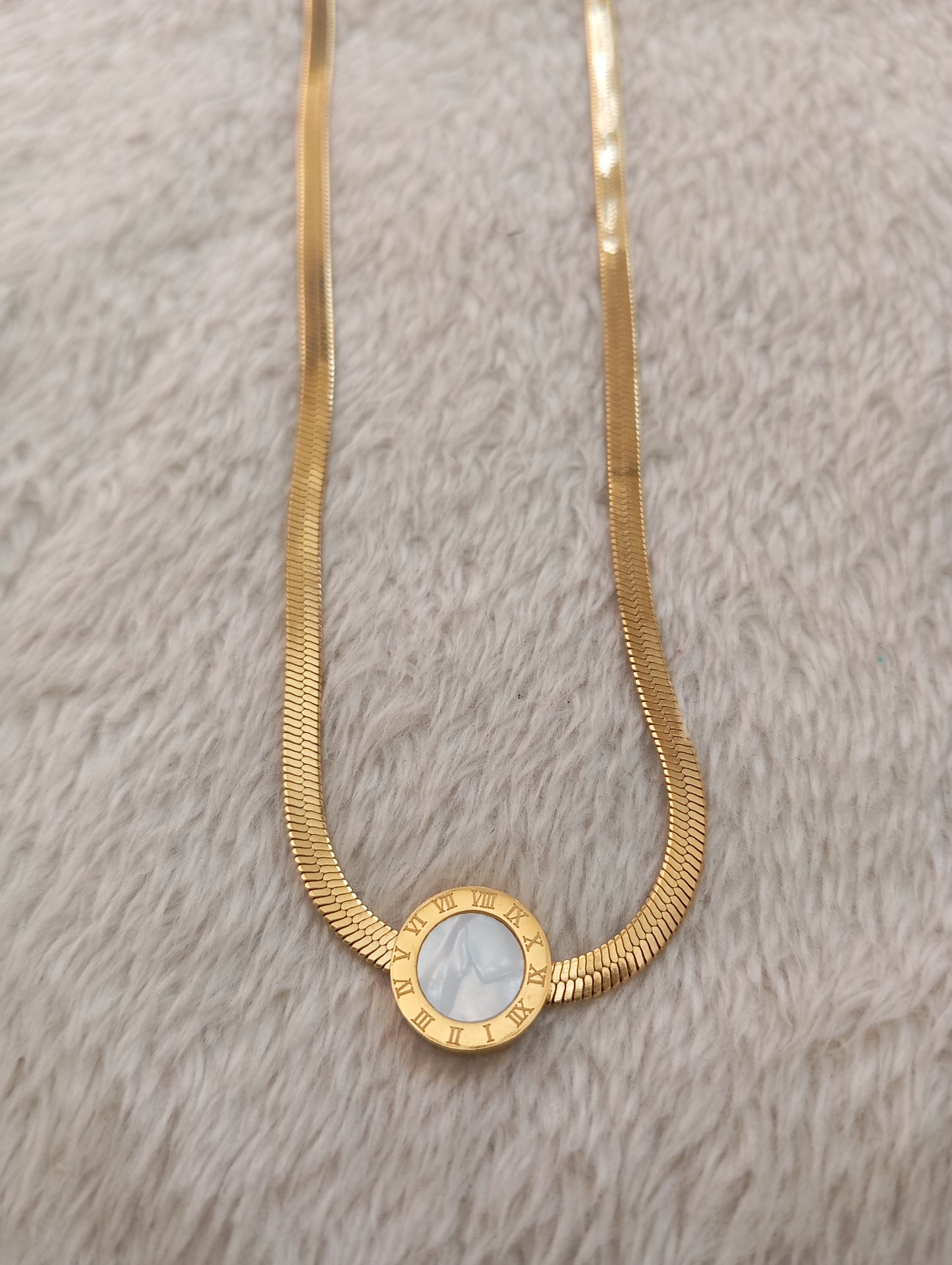 Roman White Stone Broad Chain Necklace