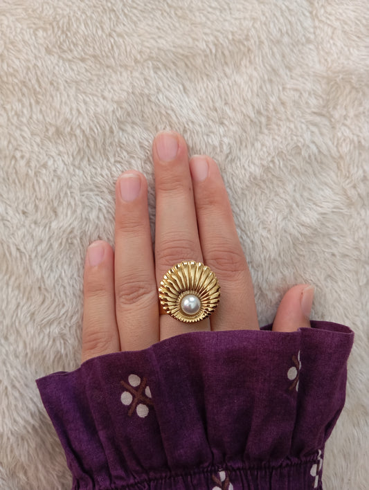 Shell Adjustable Ring