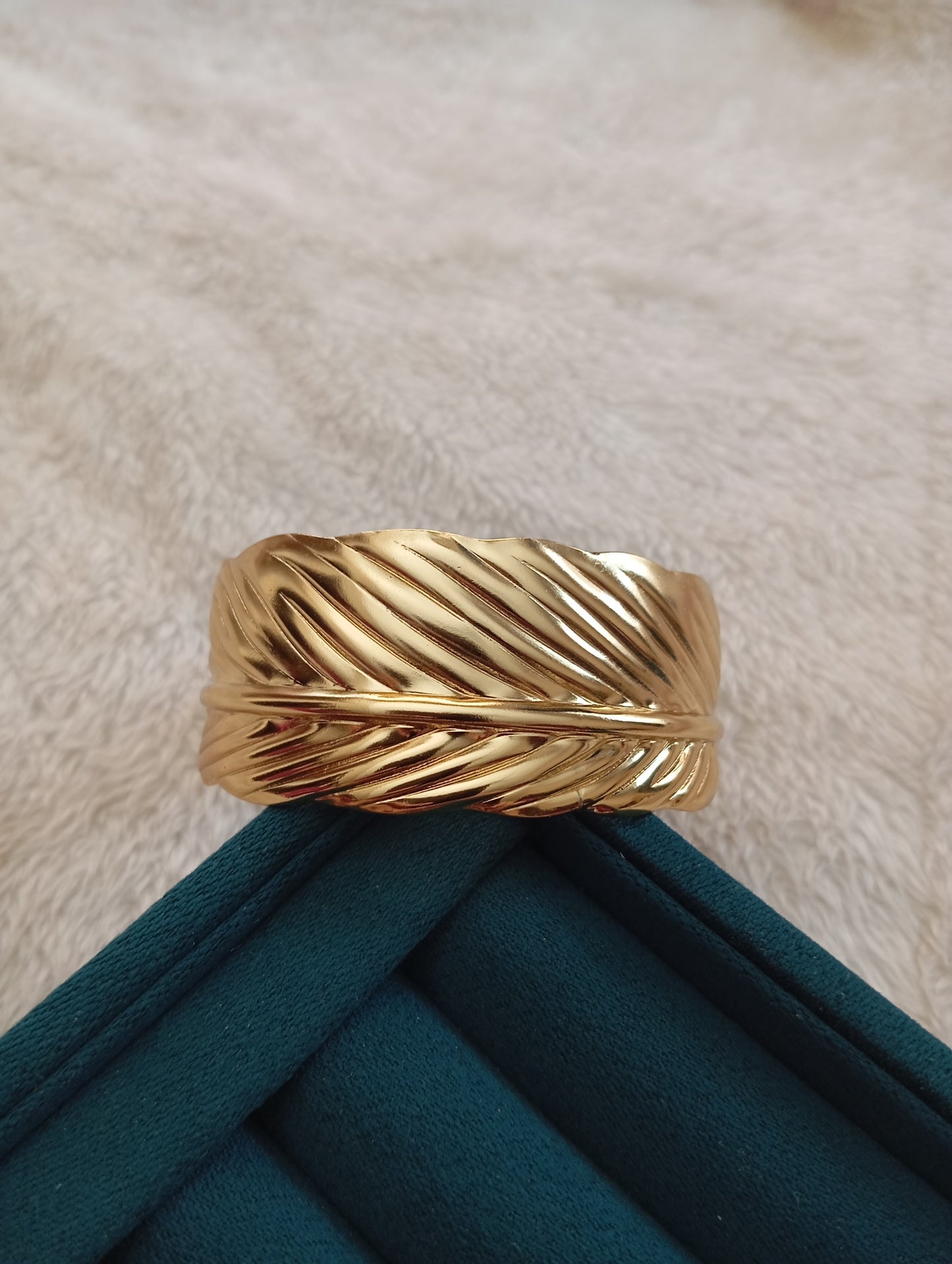 Golden Feather Handcuff