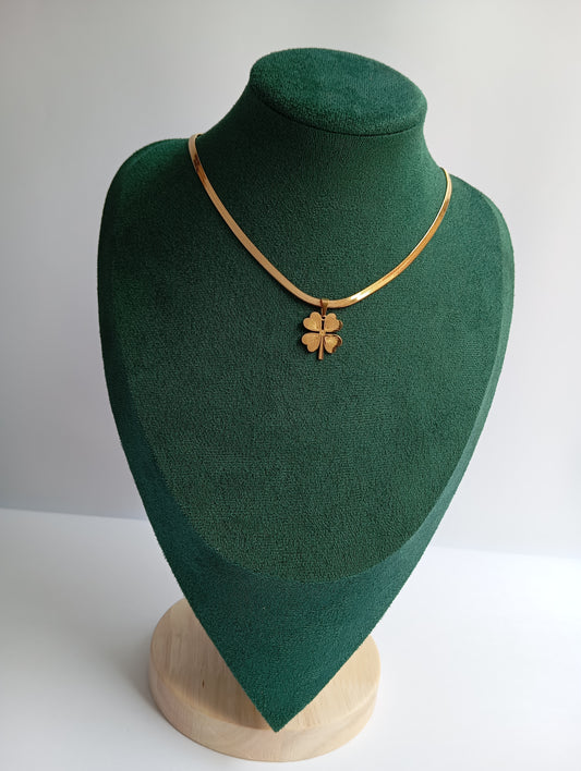 Broad Chain Flower Necklace