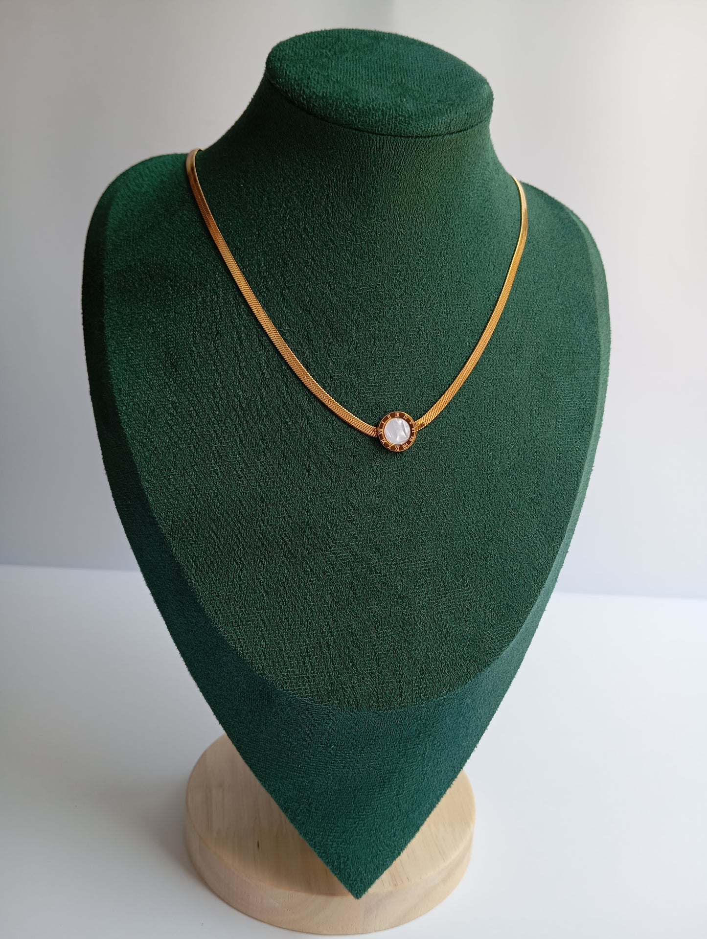 Roman White Stone Broad Chain Necklace