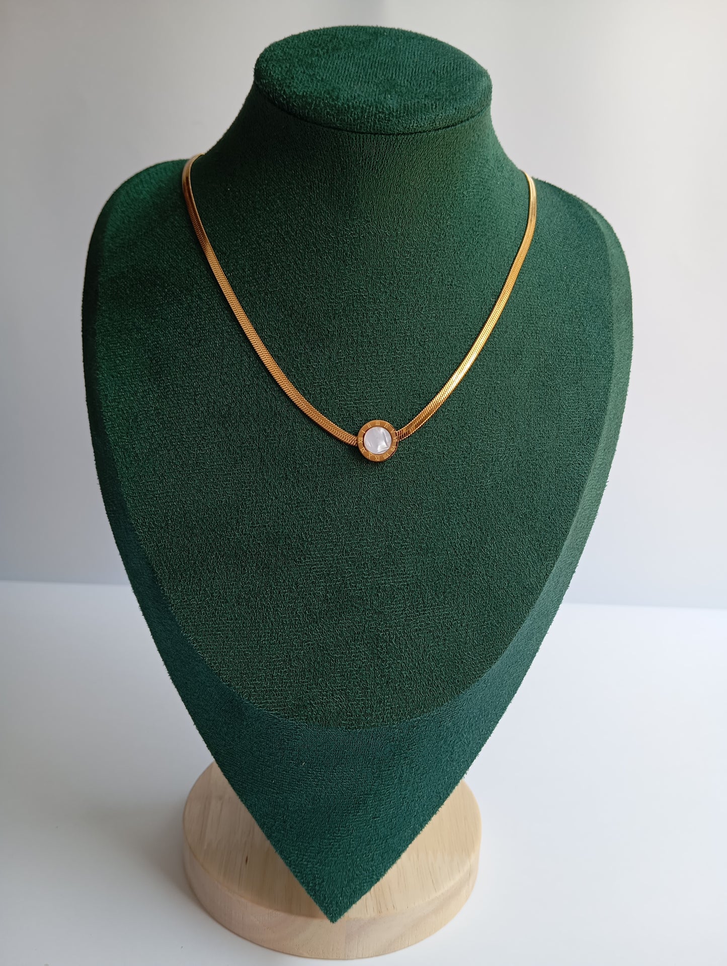 Roman White Stone Broad Chain Necklace