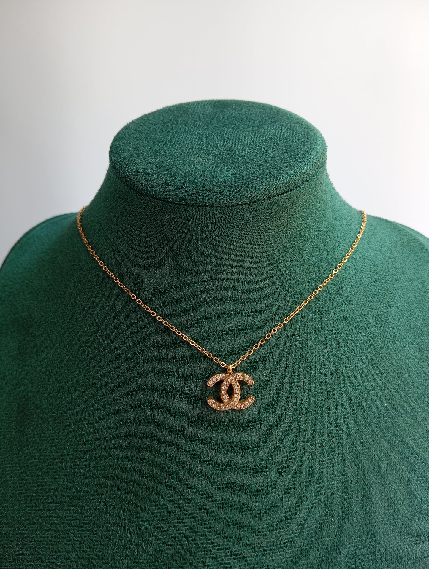 Gold Multi Stones Necklace featuring multiple sparkling stone accents crafted from premium stainless steel. Waterproof, tarnish-free jewelry for women, ideal for daily wear, parties, weddings, gifting, and elegant fashion styling.
