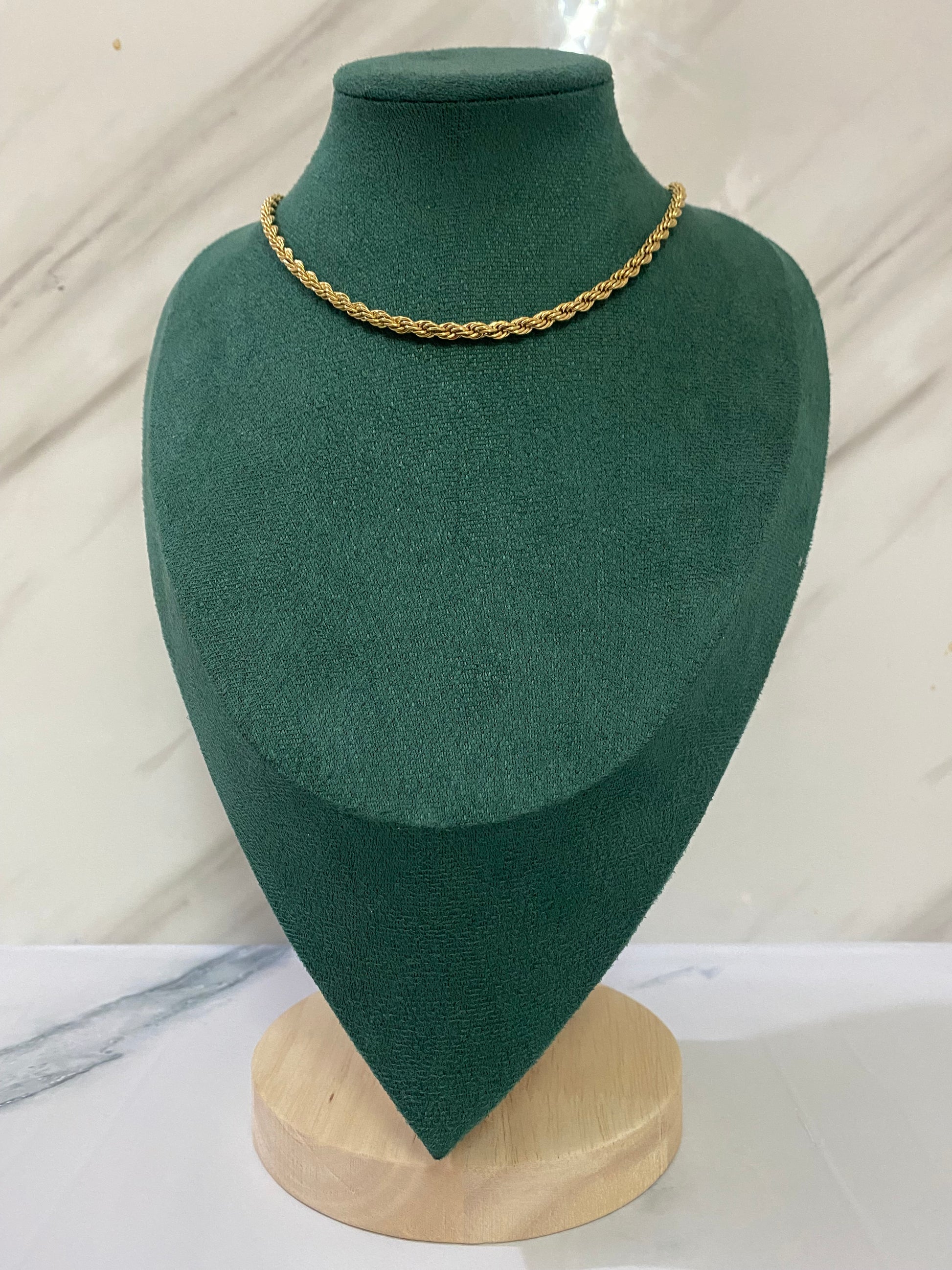 Gold Rope Chain Necklace crafted from premium stainless steel with a classic twisted rope chain design. Waterproof, tarnish-free jewelry for women, perfect for layering, daily wear, parties, weddings, gifting, and special occasions.
