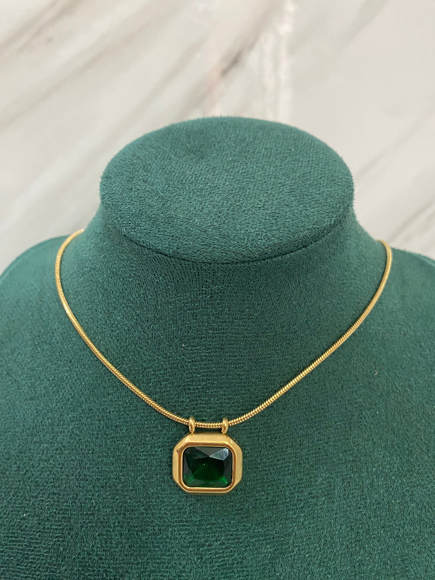Gold Green Onyx Necklace crafted from premium stainless steel with an elegant green onyx-inspired stone design. Waterproof, tarnish-free necklace for women, perfect for daily wear, weddings, parties, gifting, and special occasions.
