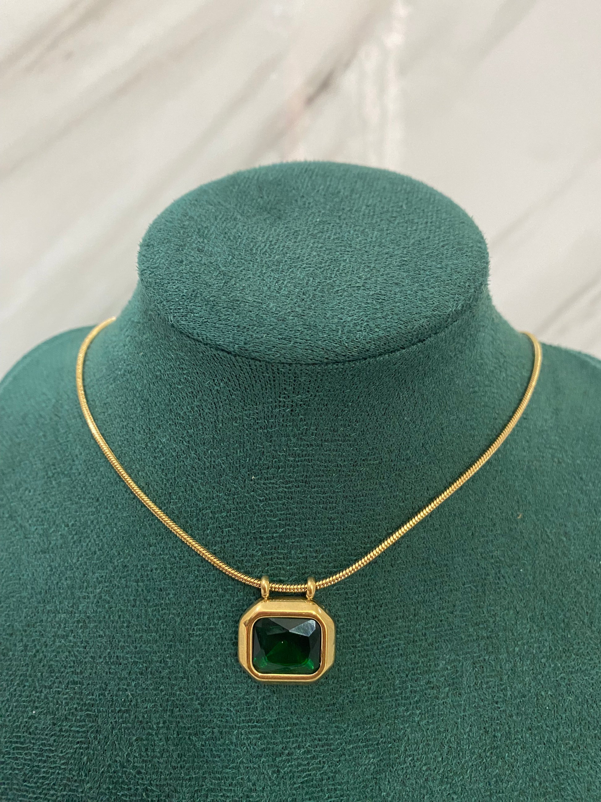 Gold Green Onyx Necklace crafted from premium stainless steel with an elegant green onyx-inspired stone design. Waterproof, tarnish-free necklace for women, perfect for daily wear, weddings, parties, gifting, and special occasions.
