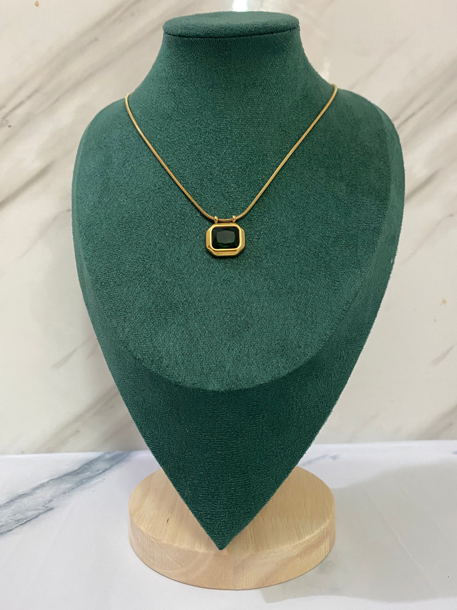 Gold Green Onyx Necklace crafted from premium stainless steel with an elegant green onyx-inspired stone design. Waterproof, tarnish-free necklace for women, perfect for daily wear, weddings, parties, gifting, and special occasions.
