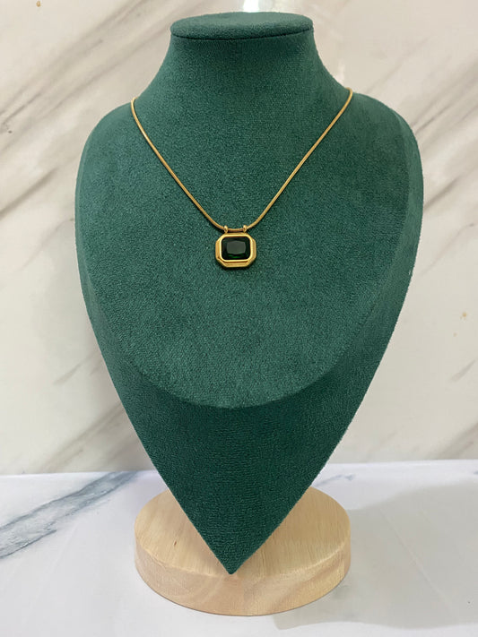 Gold Green Onyx Necklace crafted from premium stainless steel with an elegant green onyx-inspired stone design. Waterproof, tarnish-free necklace for women, perfect for daily wear, weddings, parties, gifting, and special occasions.
