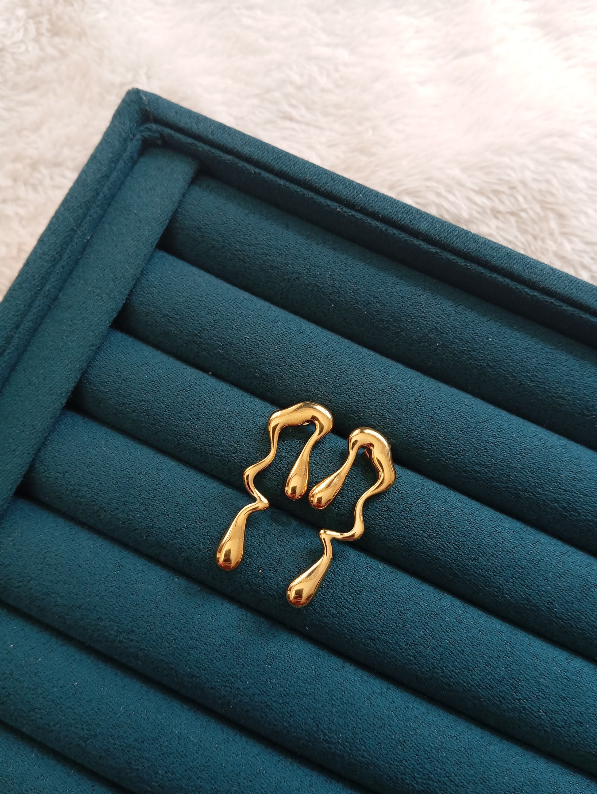 Irregular Waterdrop Earrings crafted from premium stainless steel with a modern organic teardrop design. Waterproof, tarnish-free earrings for women, perfect for daily wear, office wear, parties, weddings, gifting, and special occasions.