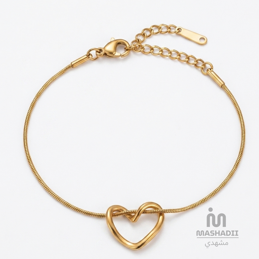 Heart Bracelet – Waterproof, Tarnish-Free Stainless Steel Bracelet featuring a Timeless Heart Design and a 1 Year Colour Guarantee